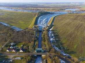 Canal with adjacent fields and a lock, seen from a bird's eye view, Niegripp lock, Niegripper