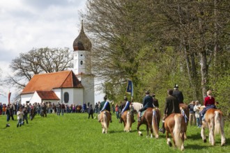 Traditional Georgiritt an der Hubkapelle Penzberg, Georgiverein, horses, riders, Upper Bavaria,