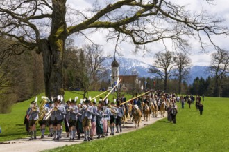 Traditional Georgiritt an der Hubkapelle Penzberg, brass band, musicians in Bavarian traditional
