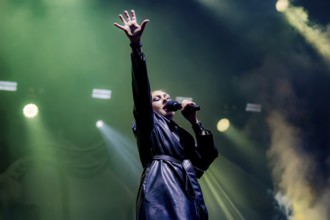 Elize Ryd, singer of Amaranthe, live on Arcane Dimensions Tour 2026 at Munich's Zenith on 17.01