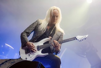 Olof Mörck, guitarist of Amaranthe, live on Arcane Dimensions Tour 2026 at Munich's Zenith on 17.01