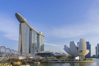 ArtScience Museum and Marina Bay Sands, MBS, luxury 5-star hotel and integrated resort in Downtown