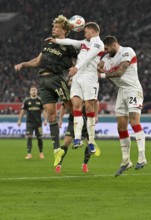 Header duel duel action eopold Querfeld 1. FC Union Berlin FCU (14) against Maximilian Mittelstädt