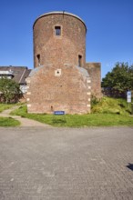 Holkensturm, historic city fortification, tower, residential building, general development, meadow,