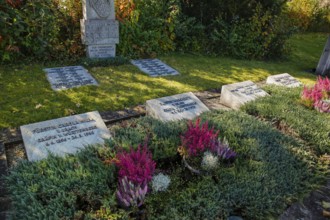 Großengstingen cemetery, gravestones of the ducal family at Lichtenstein Castle, memorial plaques,