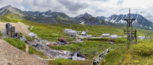 Panorama, crumbling mill and building of the former Gold Mine Independence Mine in mountainous