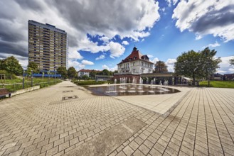 Villa Schmidt restaurant, park, fountain, hedge, lawn, paths, residential buildings, residential