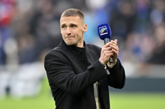 Farewell emotional Pavel Kaderabek TSG 1899 Hoffenheim Portrait thanks fans microphone micro radio