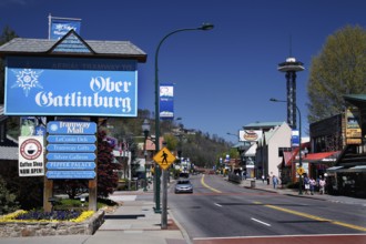 Lively street scene on Gatlinburg's main street in sunny weather, Gatlinburg, Tennessee, USA