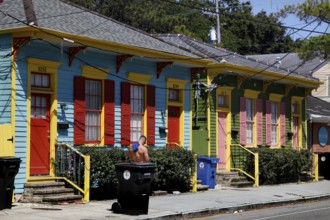 Colourful historic townhouses in the Garden District of New Orleans, New Orleans, Louisiana, USA