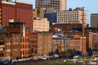 Urban skyline with old and new buildings on the riverbank in Nashville, Nashville, Tennessee, USA