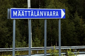Guide to Mättälanvaara in Lapland in front of a forest, Lapland, Finland