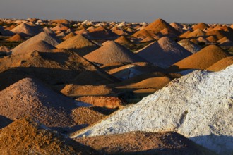 View of tailings from the opal mine in Coober Pedy under a cloudless sky, Coober Pedy, South