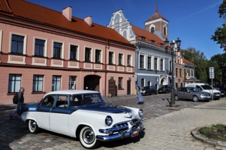 Town Hall Square, Rathausplatz, Rathausplatz in Kaunas with vintage cars and historic buildings