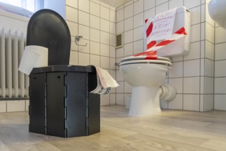 Symbolic picture blackout, extensive, prolonged power failure, in private environments, without