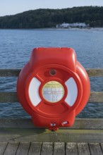 Lifebuoy at the pier, Baltic Sea in the background, Binz, seaside resort, Rügen island,
