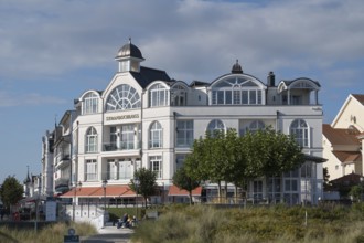 Beach castle, grass in the foreground, cloudy sky, Binz, seaside resort, Rügen island, Baltic Sea,