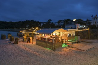Beach bar, illuminated, Blaue Stunde, Binz, seaside resort, Rügen island, Baltic Sea,