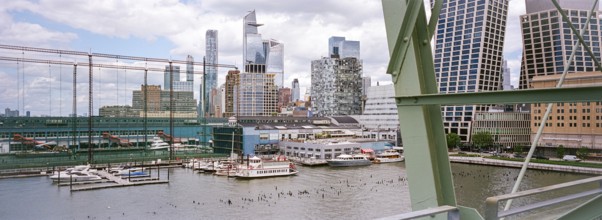 Pier 57 Rooftop Park Pier 57, New York, USA