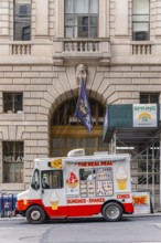 Ice cream truck, Cunard Building, New York, USA