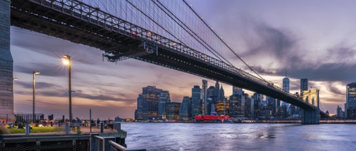 Brooklyn Bridge and Manhattan skyline at sunset, Old Pier 1, Brooklyn Bridge Park, Brooklyn, New