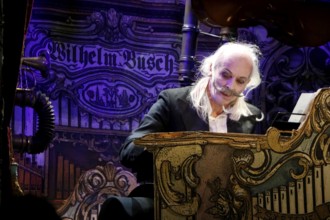 Torsten Rasch during the photo rehearsal for SAUERKOHL AND MISDEEDS, a musical Wilhelm bush program