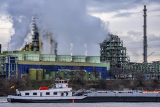 Shipping traffic on the Rhine near Duisburg-Bruckhausen, industrial setting of the ThyssenKrupp