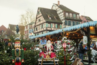 Christmas market, Old Town, Colmar, Haut-Rhin, Alsace, France