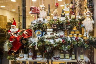 Christmassy decorated shop, Old Town, Colmar, Haut-Rhin Department, Alsace, France