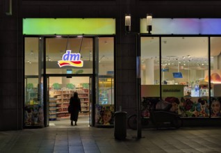 Night view, dm market, drugstore, logo, Stuttgart, Baden-Württemberg, Germany