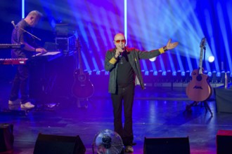 Toni Krahl and the Kinx from Prenzlauer Berg live on The same was the tour in Berlin's