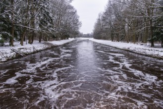 Hunte in winter with snow, Barnstorf, Lower Saxony, Germany
