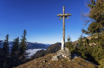 Sankt Wolfgang, summit cross auf der Vormaueralm, Osterhorn Group, Salzkammergut, Upper Austria,