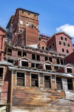Kennicott Red Buildings, Kennicott Concentration Mill to extract copper from quarried rock,