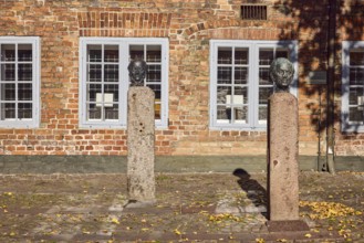 Bust of Lorenz von Stein and Wilhelm Lehmann, sculptor Manfred Sihle-Wissel, historic town hall,