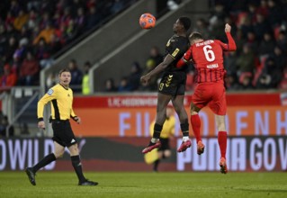 Header duel One-on-one action Patrick Mainka 1. FC Heidenheim 1846 FCH (06) v Ragnar Ache 1. FC
