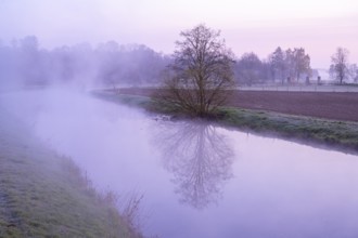 Daybreak on the Hunte near Colnrade, Colnrade, Lower Saxony, Germany