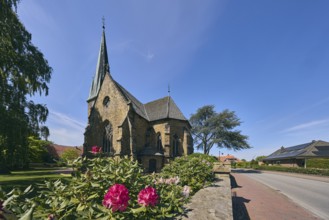 Church Apostelkirche - Evangelisch-lutherische Kirchengemeinde Neuenkirchen-Vörden, church tower,