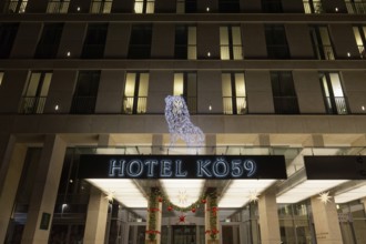 Hotel Kö 59, 5-star luxury hotel, Christmas decoration at the entrance, evening, Düsseldorf, North