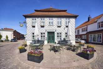 Alte Hofburg Imperial Palace pub, general architecture, commercial building, metal cladding,