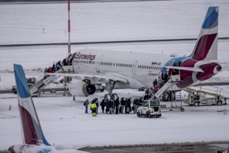 The onset of winter in North Rhine-Westphalia, flight operations are maintained at Düsseldorf