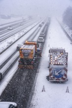 The onset of winter in North Rhine-Westphalia, heavy snowfall, A3 motorway near Hilden, near
