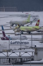 The onset of winter in North Rhine-Westphalia, flight operations were maintained at Düsseldorf