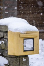 Mailbox, Deutsche Post, winter weather, blowing snow, snowy, near Oberelfringhausen in
