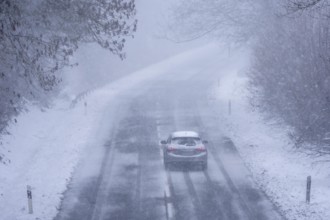 Country road in Elfringhauser Switzerland, near Sprockhövel, snowfall, snowy, North
