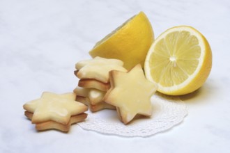 Lemon cookies, lemon cookies, filled with lemon curd