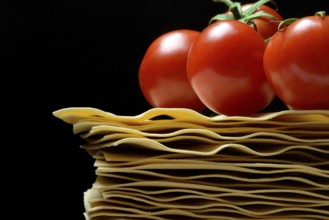 Lasagna leaves and tomatoes, pasta