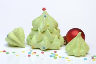 Meringue in the shape of a Christmas tree, Christmas cookies, meringue