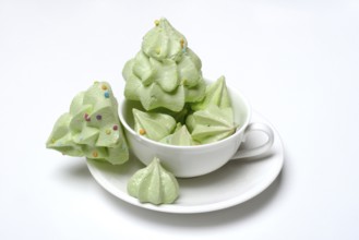 Meringue, meringue in coffee cup