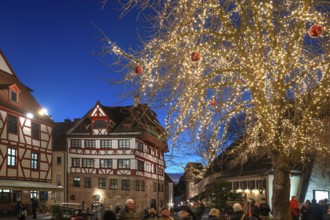 The historic Dürerhaus, Christmass-lit tree on the right, Beim Tiergärtnertor, Nuremberg, Middle